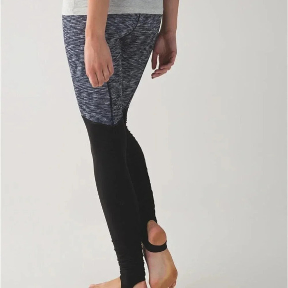 Lululemon Wunder Under Stirrup Leggings Yoga Pants Striped Black Gray Size 4 - Picture 7 of 11